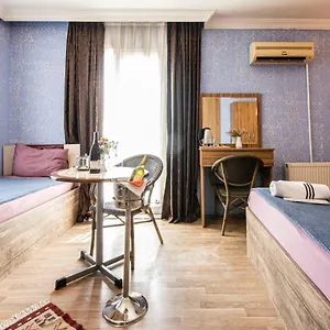 ** Отель эконом класса Mini House Турция