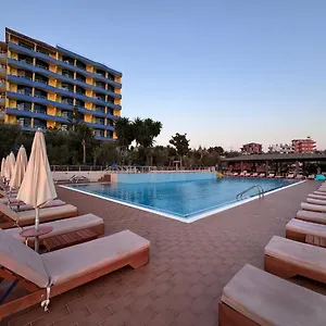 Bahamas Hotel Sarandë